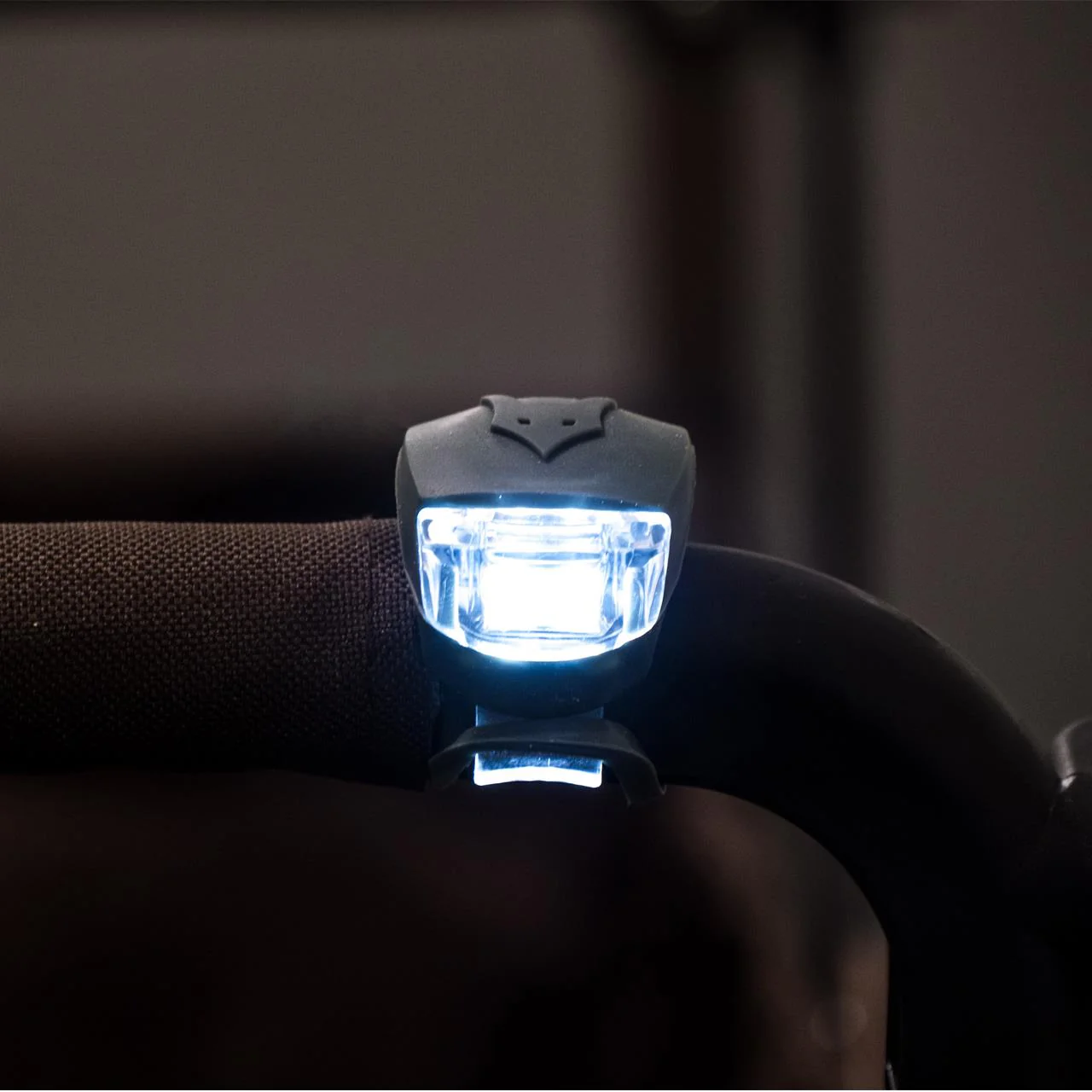 Juego de luces delanteras y traseras para carretillas de mano FUXTEC - Image 8